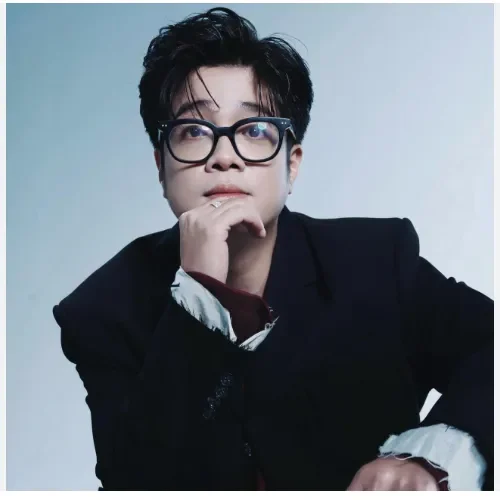 Anh tuấn chuyên đi hát nhưng vẫn chơi cờ bạc